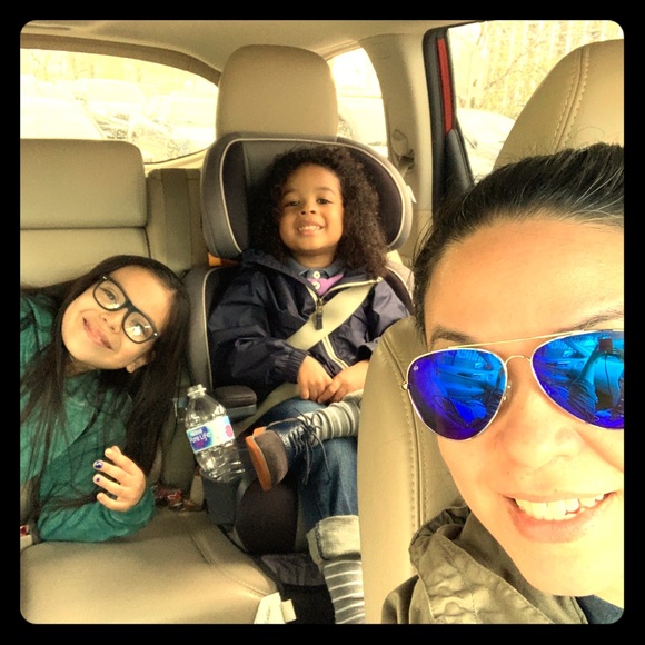 Meet your Posher, Laura - Picture 2 of 2